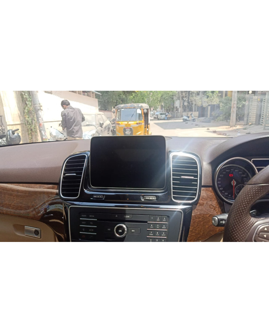 Benz NTG 5 Camera Add On Interface in OEM Radio
