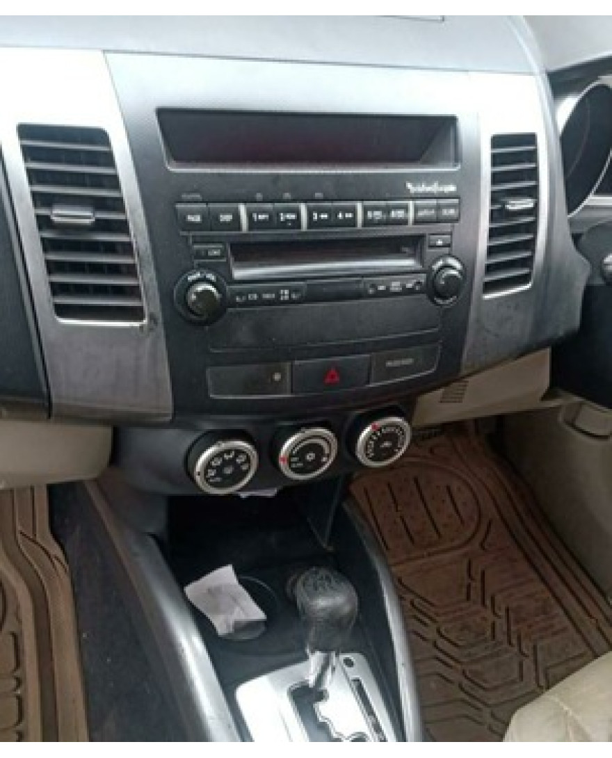 Mitsubishi Outlander before 2012  7 inch  2 Din Radio