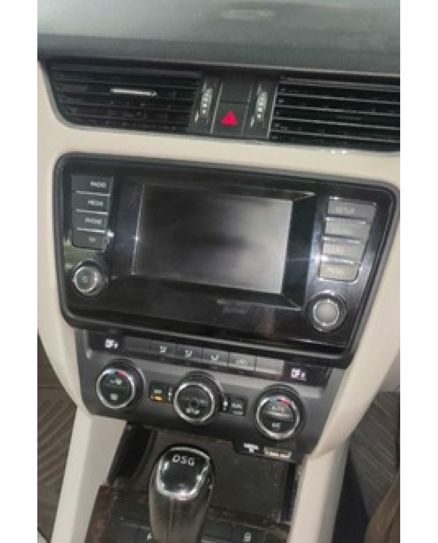 Skoda Octivia 7 inch  2 Din Radio